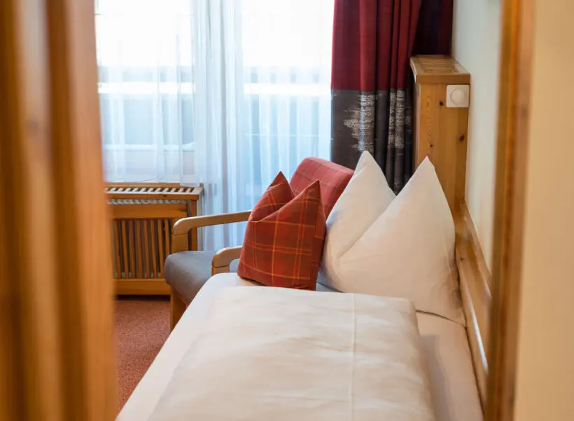Dreibettzimmer mit Balkon, Zimmer in Obertauern, Hotel Tyrol