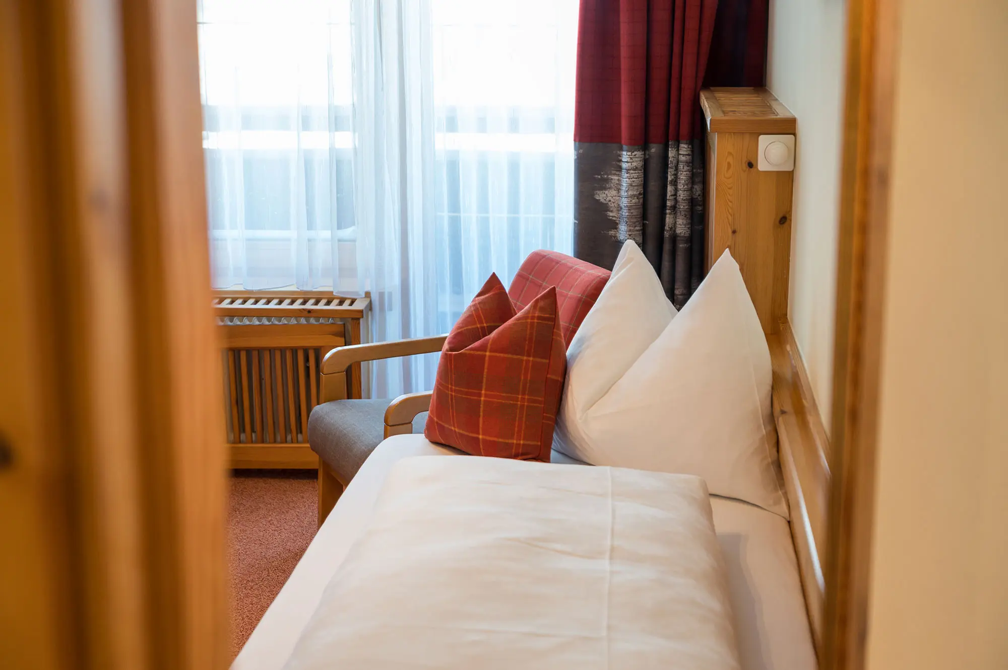 Dreibettzimmer mit Balkon, Zimmer in Obertauern, Hotel Tyrol