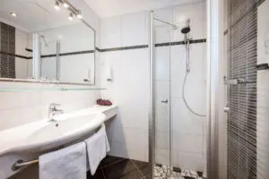 Dreibettzimmer mit Balkon, Zimmer in Obertauern, Hotel Tyrol