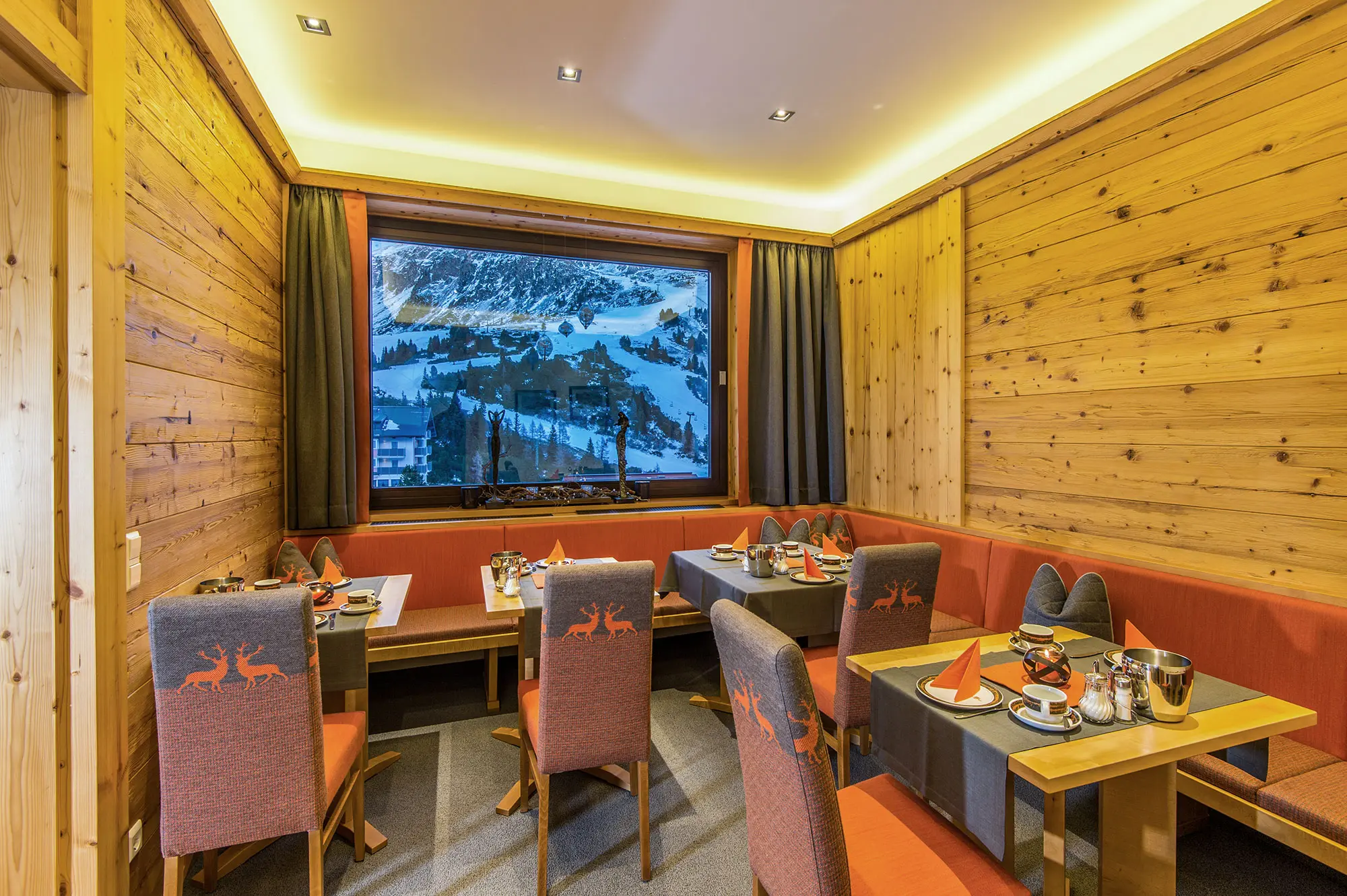 Zimmer mit Frühstück, Frühstücksbuffet im Hotel Tyrol in Obertauern