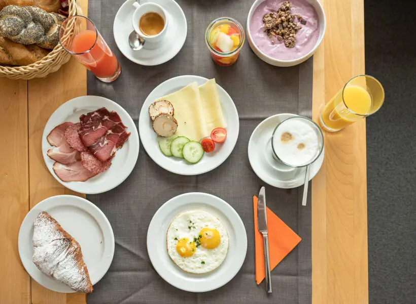 Zimmer mit Frühstück, Frühstücksbuffet im Haus Tyrol | Hotel Garni *** in Obertauern
