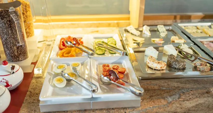 Zimmer mit Frühstück, Frühstücksbuffet im Hotel Tyrol in Obertauern
