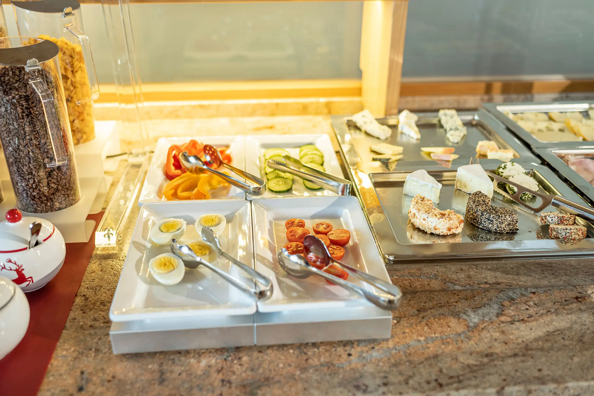 Zimmer mit Frühstück, Frühstücksbuffet im Hotel Tyrol in Obertauern