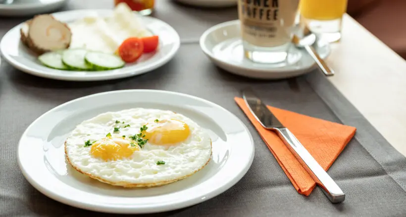 Zimmer mit Frühstück, Frühstücksbuffet im Hotel Tyrol in Obertauern