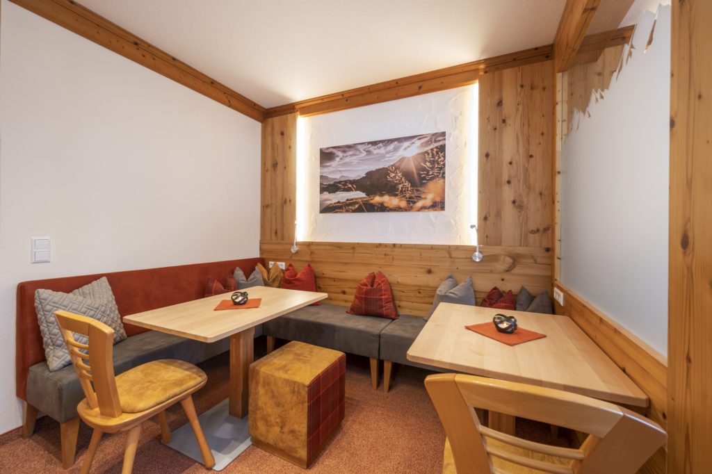 Aufenthaltsraum - Hotel Garni Haus Tyrol, 3-Sterne Hotel Pension in Obertauern