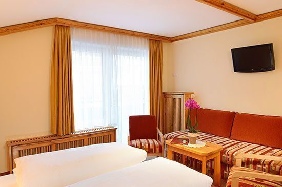 Dreibettzimmer in Obertauern, 3 Sterne Hotel Tyrol, Salzburg
