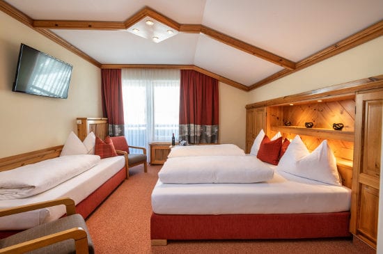 Dreibettzimmer in Obertauern, Hotel Garni Haus Tyrol