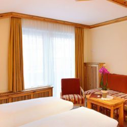 Dreibettzimmer in Obertauern, Hotel-Garni Tyrol