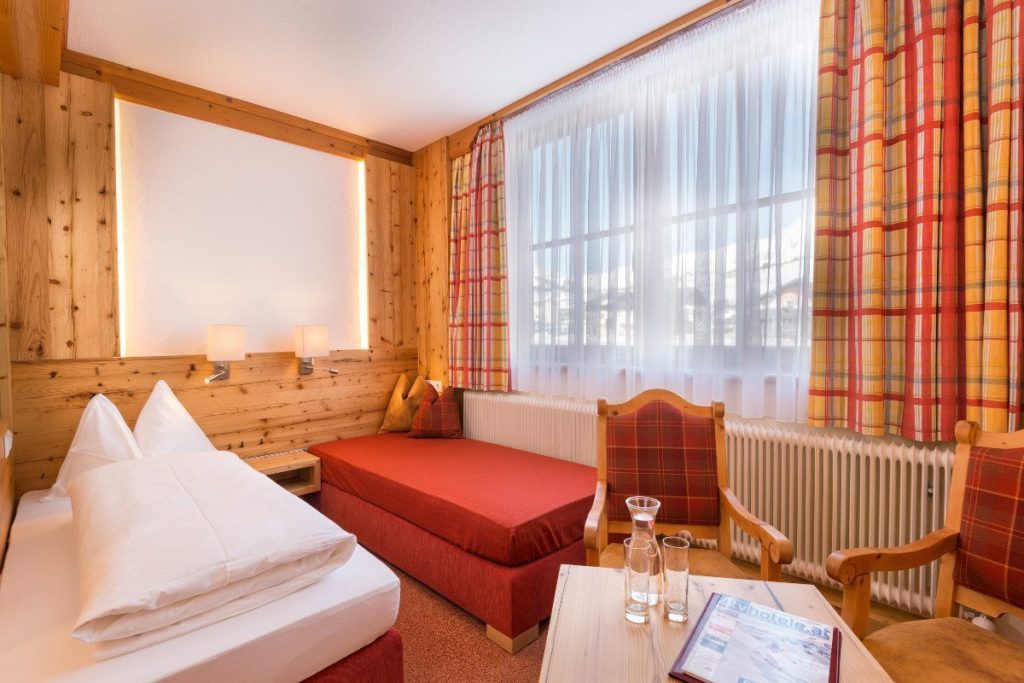 Vierbettzimmer in Obertauern, Hotel-Garni Tyrol